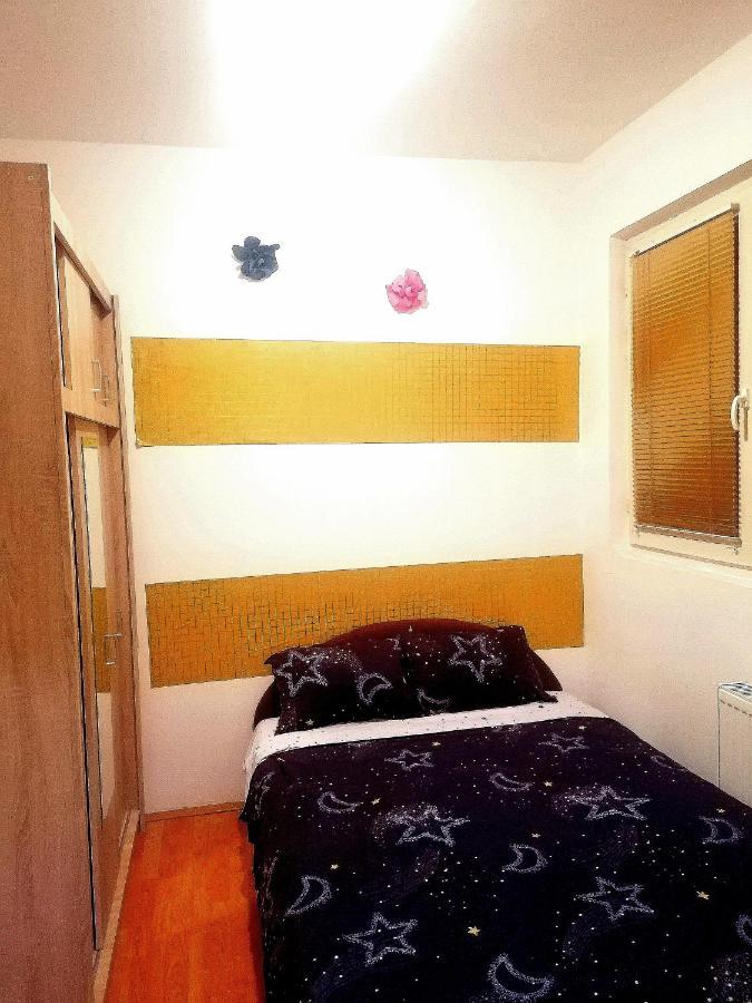 Jednosoban Stan Centar Apartment Pirot Ngoại thất bức ảnh